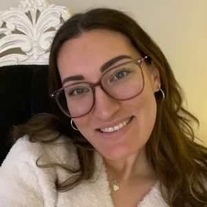 Meet your Posher, Cristina